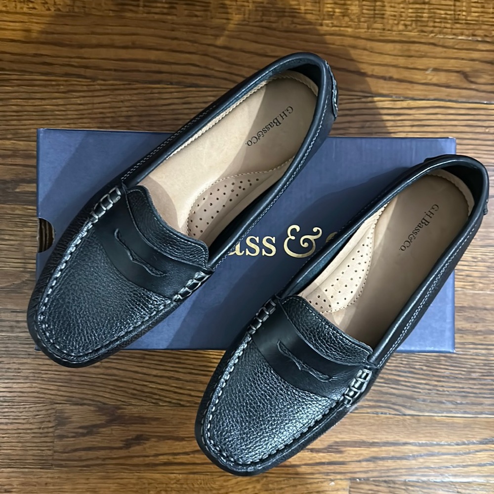 gh bass & company missy shoe size 8 medium, just tried on inside house...